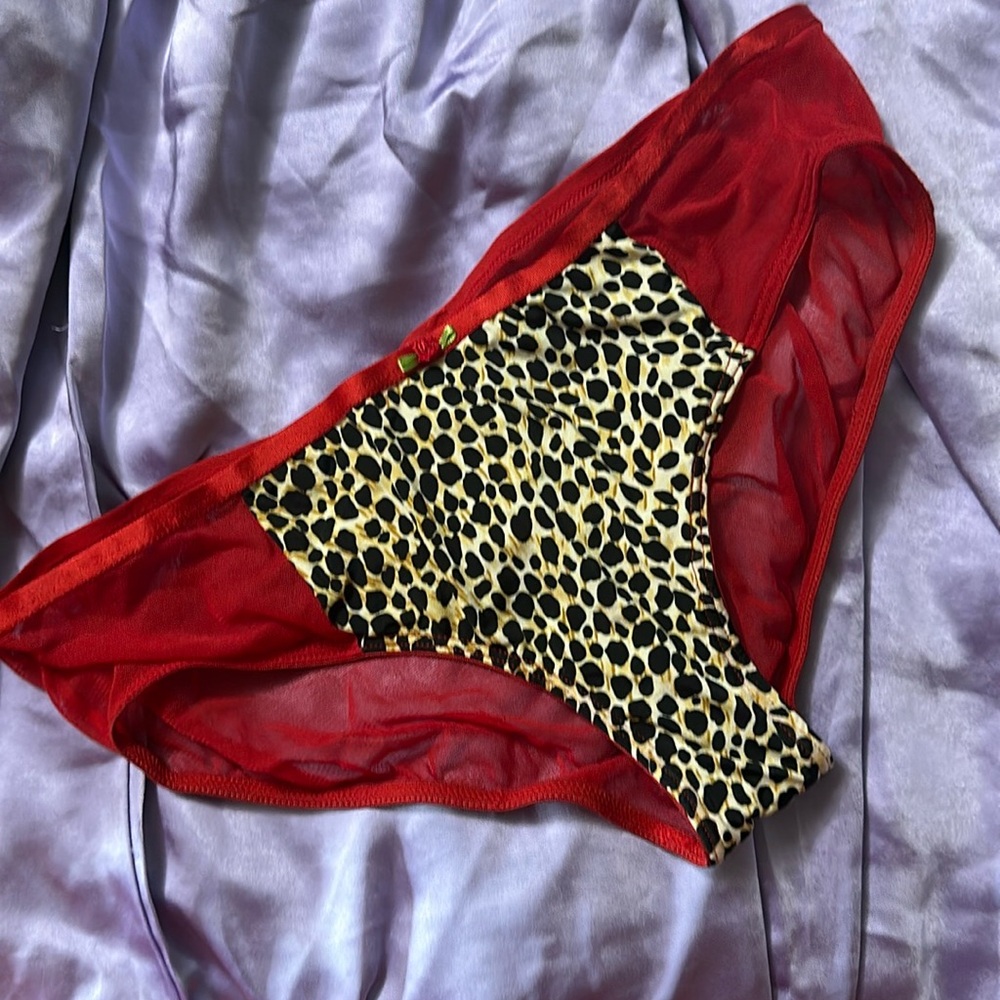 Red leopard panties